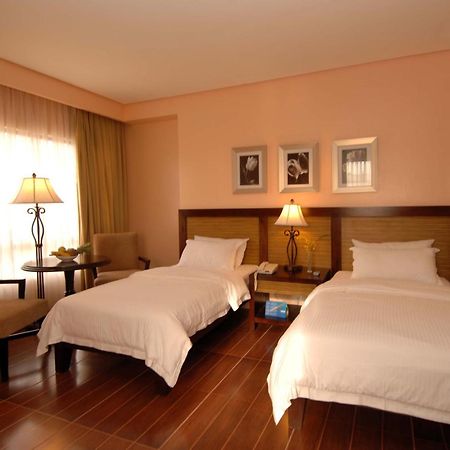 Planta Centro Bacolod Hotel & Residences Extérieur photo