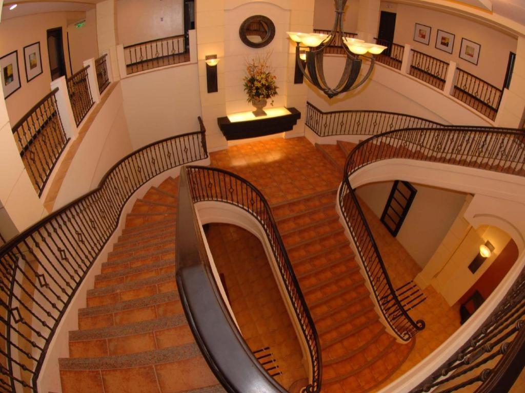 Planta Centro Bacolod Hotel & Residences Extérieur photo
