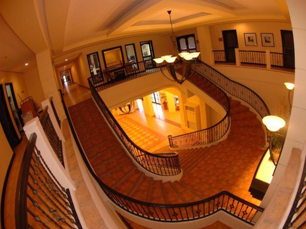 Planta Centro Bacolod Hotel & Residences Extérieur photo