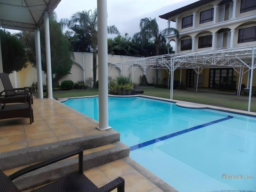 Planta Centro Bacolod Hotel & Residences Extérieur photo