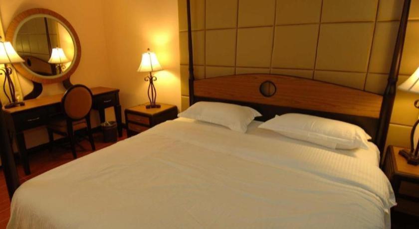 Planta Centro Bacolod Hotel & Residences Extérieur photo