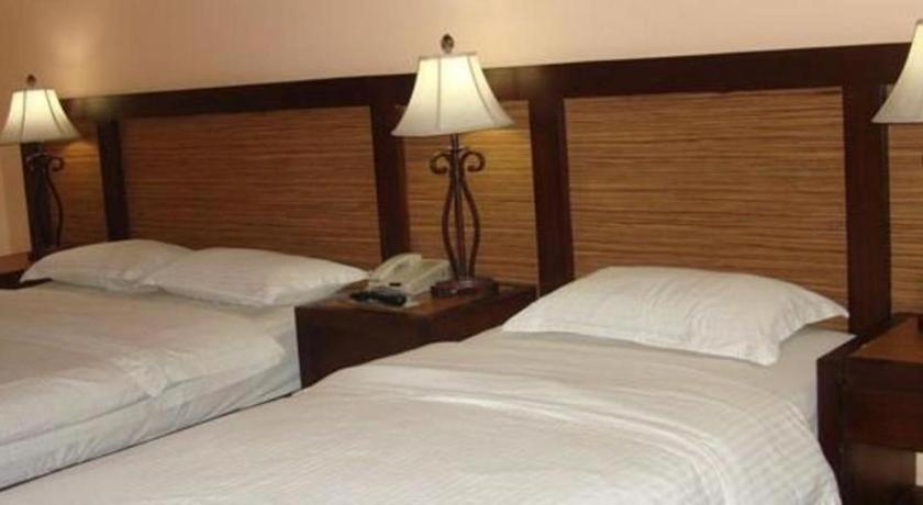 Planta Centro Bacolod Hotel & Residences Extérieur photo
