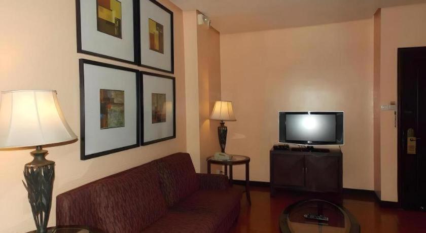 Planta Centro Bacolod Hotel & Residences Extérieur photo